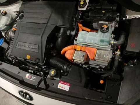 Kia Niro 1.6 GDi PHEV 104kW (141CV) Drive