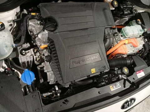 Kia Niro 1.6 GDi PHEV 104kW (141CV) Drive