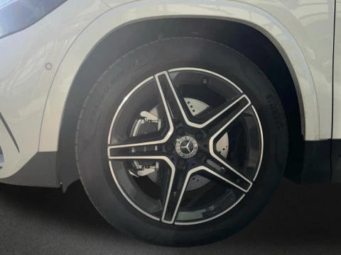 Mercedes-Benz GLA  200 d