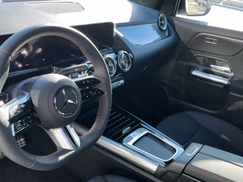 Mercedes-Benz GLA  200 d