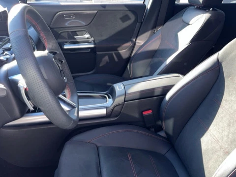 Mercedes-Benz GLA  200 d