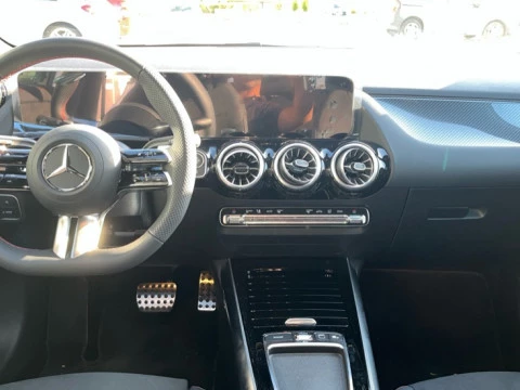 Mercedes-Benz GLA  200 d