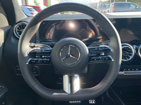 Mercedes-Benz GLA  200 d