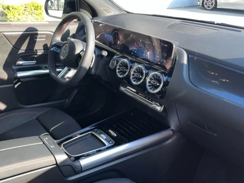 Mercedes-Benz GLA  200 d