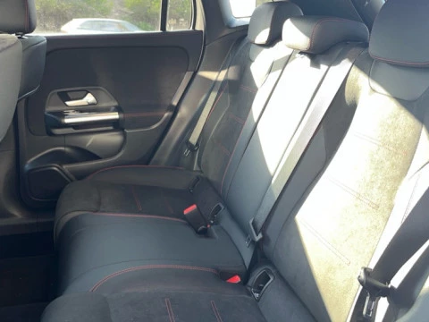 Mercedes-Benz GLA  200 d