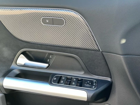 Mercedes-Benz GLA  200 d