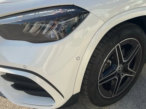 Mercedes-Benz GLA  200 d