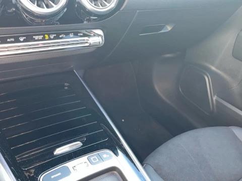 Mercedes-Benz GLA  200 d