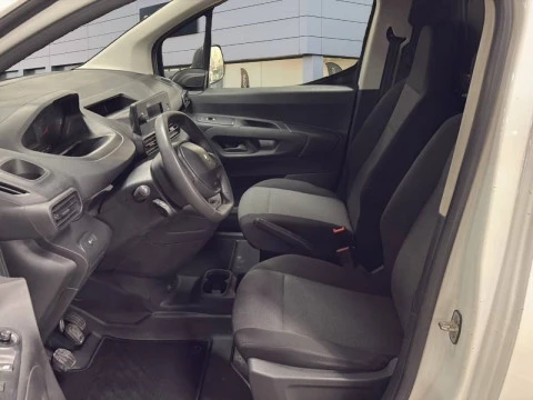 Peugeot Partner Pro Standard 600kg BlueHDi 55kW