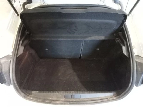 Peugeot 208 BlueHDi 73kW (100CV) Active