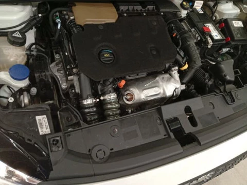 Peugeot 208 BlueHDi 73kW (100CV) Active