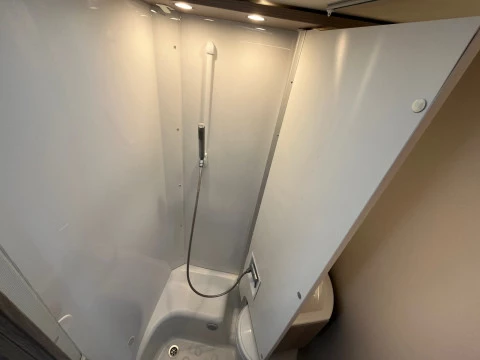 BURSTNER LINEO LINEO T690