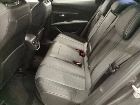 Peugeot 3008 Hybrid 225 e-EAT8 Allure