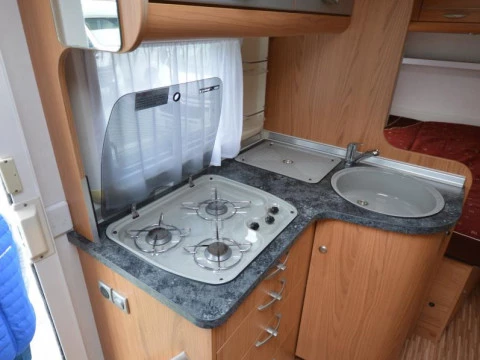 BURSTNER AVIANO L670 AVIANO 670I