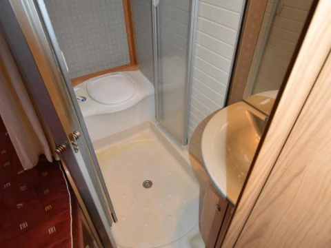 BURSTNER AVIANO L670 AVIANO 670I