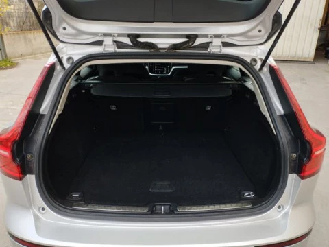 Volvo V60 2.0 B4 (D) Momentum Auto