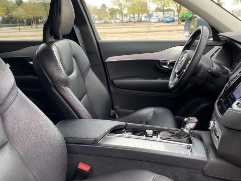 Volvo XC90 2.0 D5 MOMENTUM C 4WD AUTO 5P 7 Plazas