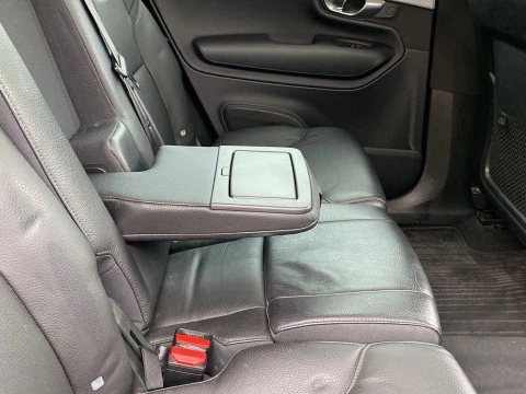 Volvo XC90 2.0 D5 MOMENTUM C 4WD AUTO 5P 7 Plazas