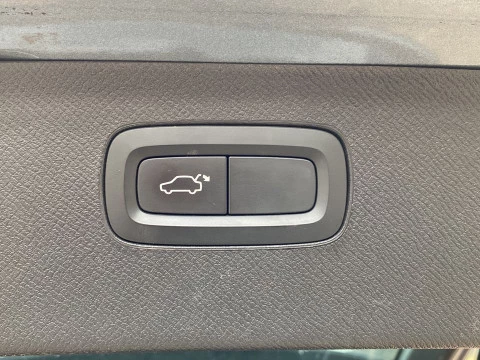 Volvo XC90 2.0 D5 MOMENTUM C 4WD AUTO 5P 7 Plazas