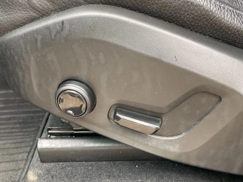 Volvo XC90 2.0 D5 MOMENTUM C 4WD AUTO 5P 7 Plazas