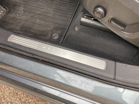 Volvo XC90 2.0 D5 MOMENTUM C 4WD AUTO 5P 7 Plazas