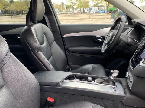 Volvo XC90 2.0 D5 MOMENTUM C 4WD AUTO 5P 7 Plazas
