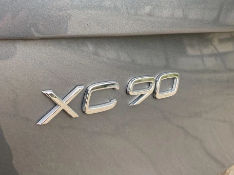 Volvo XC90 2.0 D5 MOMENTUM C 4WD AUTO 5P 7 Plazas