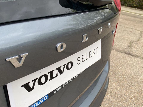 Volvo XC90 2.0 D5 MOMENTUM C 4WD AUTO 5P 7 Plazas