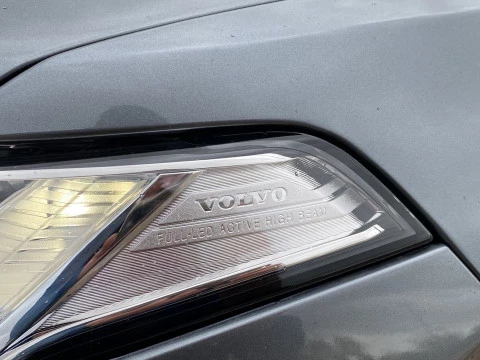 Volvo XC90 2.0 D5 MOMENTUM C 4WD AUTO 5P 7 Plazas