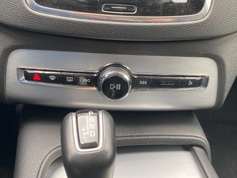 Volvo XC90 2.0 D5 MOMENTUM C 4WD AUTO 5P 7 Plazas