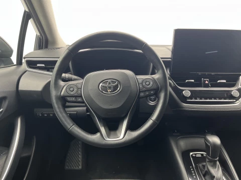 Toyota Corolla Sedán 140H STYLE 