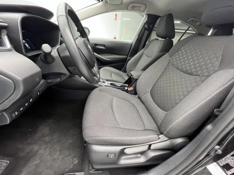 Toyota Corolla Sedán 140H STYLE 