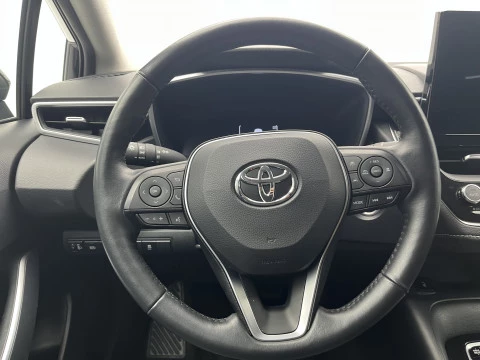 Toyota Corolla Sedán 140H STYLE 