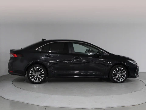 Toyota Corolla Sedán 140H STYLE 