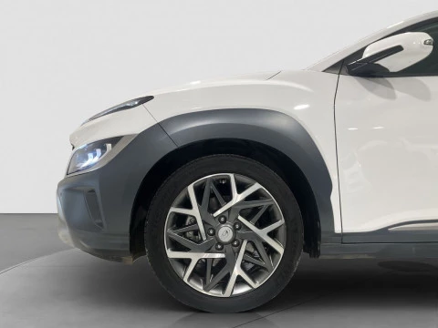 Hyundai Kona Híbrido 1.6 GDI HEV 104 kW (141 CV) 6DCT Style Sky