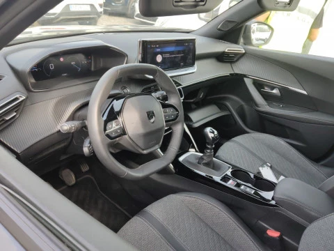 Peugeot 2008 Allure Puretech 100 S&S 6 Vel. MAN