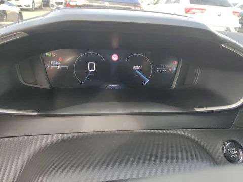 Peugeot 2008 Allure Puretech 100 S&S 6 Vel. MAN