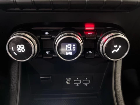 Renault Captur Fast Track E-TECH PHEV 160cv