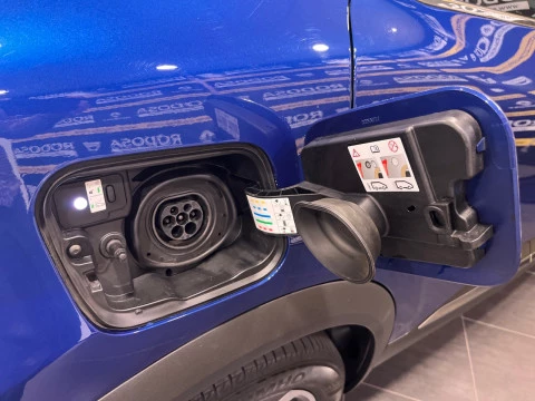 Renault Captur Fast Track E-TECH PHEV 160cv