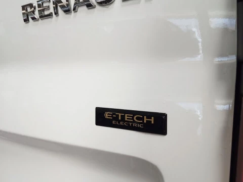 Renault Trafic nuevo trafic E-Tech electrico L2 furgon H1 bateria 52kW