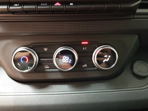 Renault Trafic nuevo trafic E-Tech electrico L2 furgon H1 bateria 52kW