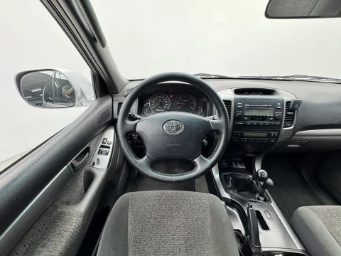 Toyota Land Cruiser 3.0 D-4D GX