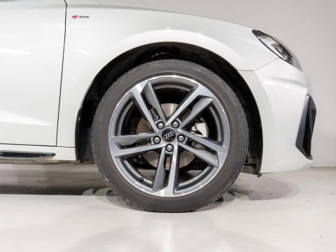 Audi A1 Sportback Adrenal Black 30TFSI 85kW S tr