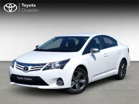 Toyota Avensis ADVANCE+ALCANTARA+GO Toyota Avensis ADVANCE+ALCANTARA+GO