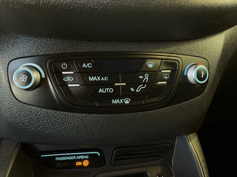 Ford Tourneo Courier 1.0 EcoBoost Titanium 74 kW (100 CV)