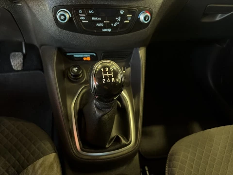 Ford Tourneo Courier 1.0 EcoBoost Titanium 74 kW (100 CV)