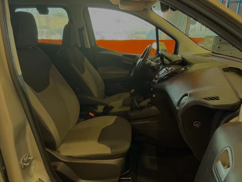 Ford Tourneo Courier 1.0 EcoBoost Titanium 74 kW (100 CV)