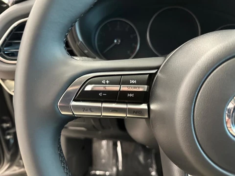 Mazda CX-30  2025  2.5L E-SKYACTIV G MHEV 103KW (140CV) 6AT FWD  HOMURA