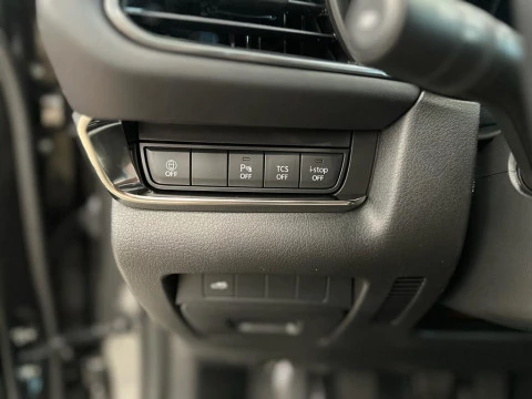 Mazda CX-30  2025  2.5L E-SKYACTIV G MHEV 103KW (140CV) 6AT FWD  HOMURA