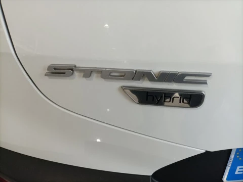 Kia Stonic 1.0 T-GDi 74kW (100CV) MHEV iMT Concept